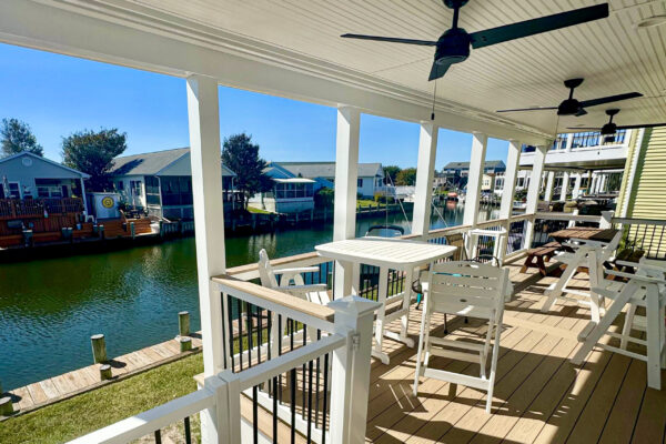 Deck+Builder+with+Roof