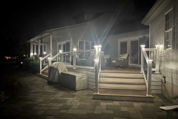 Deck+Builder+with+Lights